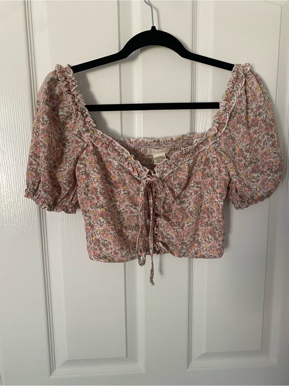 Altar'd State Pink Floral Puff-Sleeve Tie-Front Crop Top